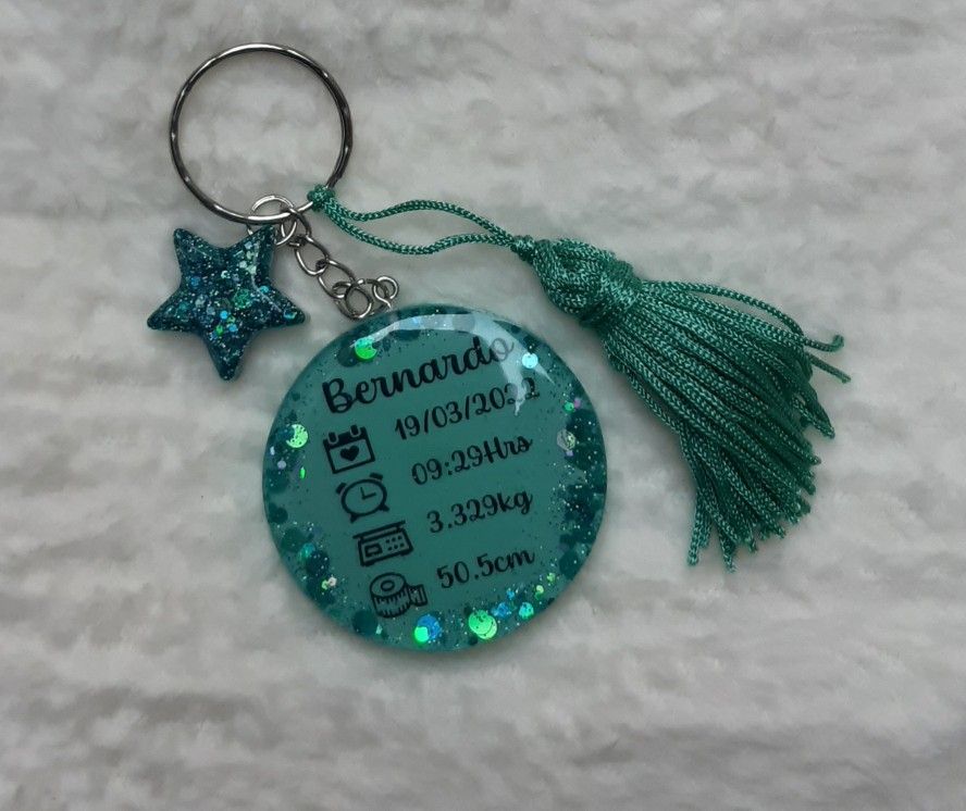 Chaveiro personalizado de nascimento com dados do bebê